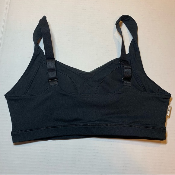 Med Fabletics black V neck sports bra - Picture 11 of 12